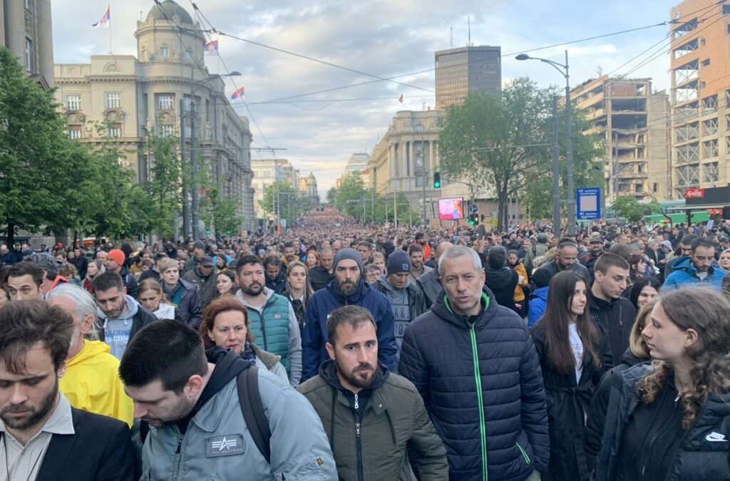 Hiljade ljudi na protestu protiv nasilja u Beogradu