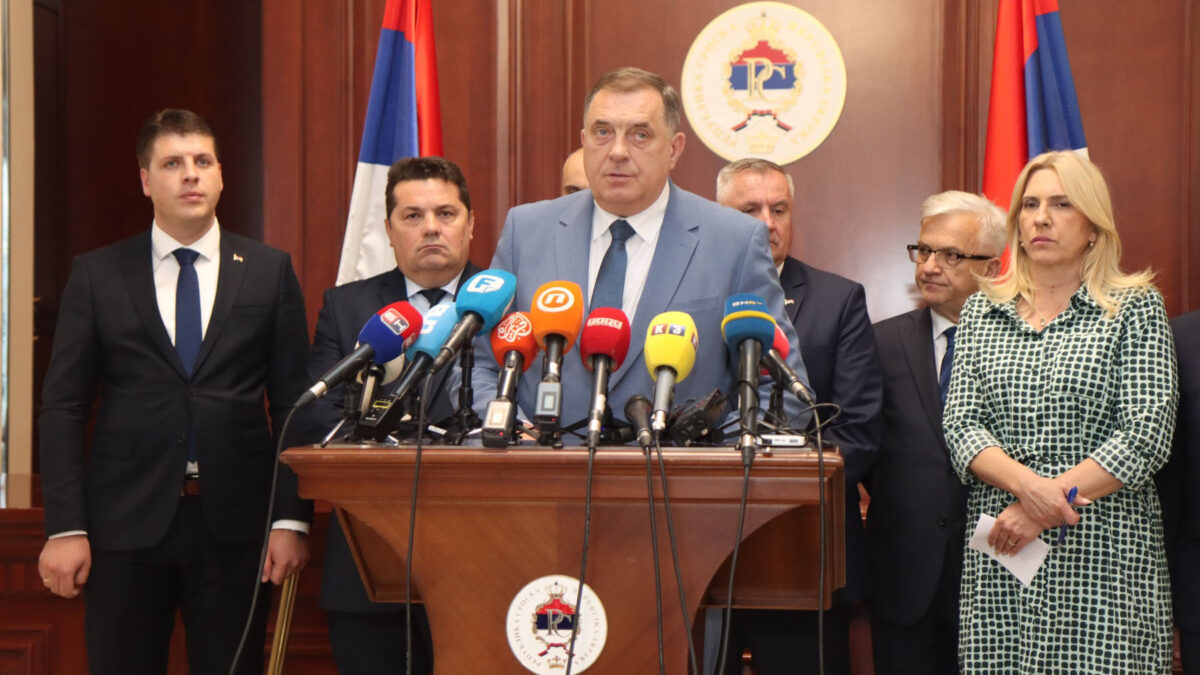 Dodik: Do petka do 12 časova Ustavni sud da ukine odluku