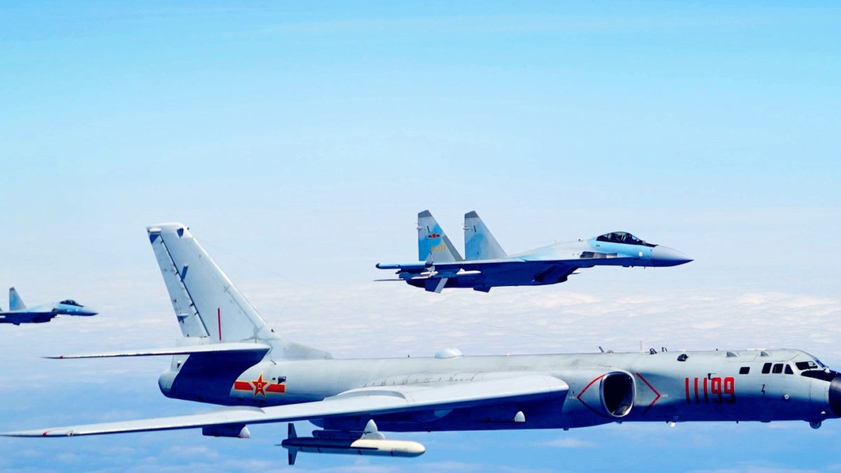 Stigla je; Kina digla borbene avione
