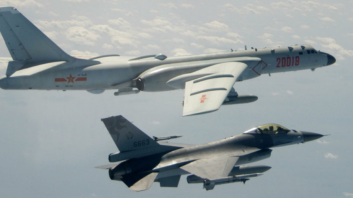 Tajvan podigao borbene avione nakon preleta kineske flote u kojoj je bio i bombarder